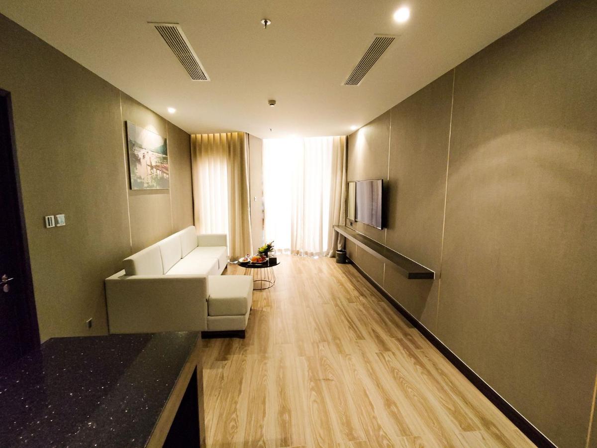 Diamond Stars Ben Tre Hotel Bagian luar foto A living room in a serviced apartment in Beijing, China