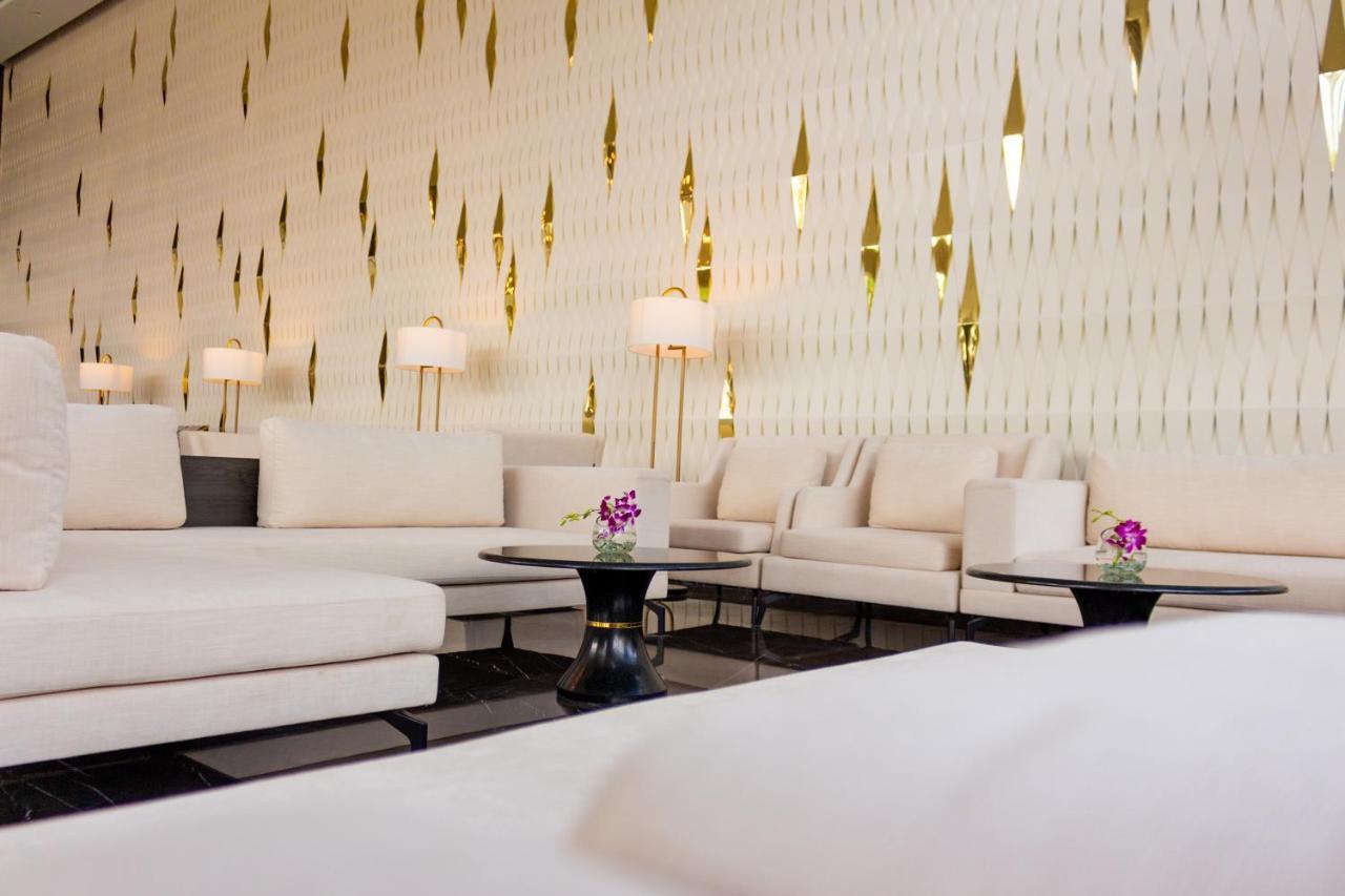 Diamond Stars Ben Tre Hotel Bagian luar foto The lobby of the hotel