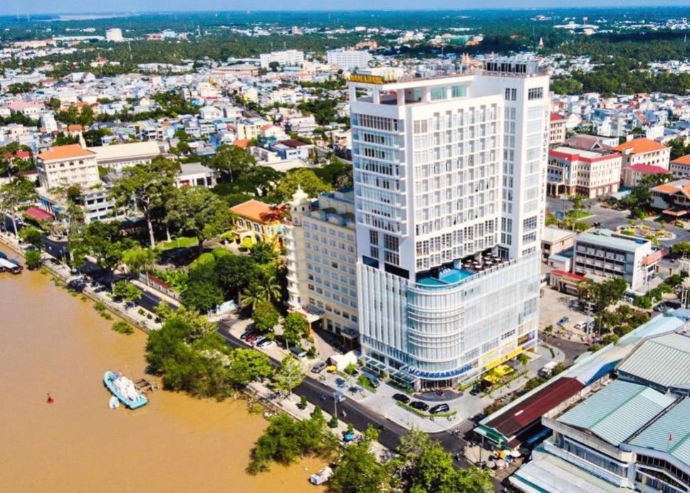 Diamond Stars Ben Tre Hotel Bagian luar foto The hotel in 2019